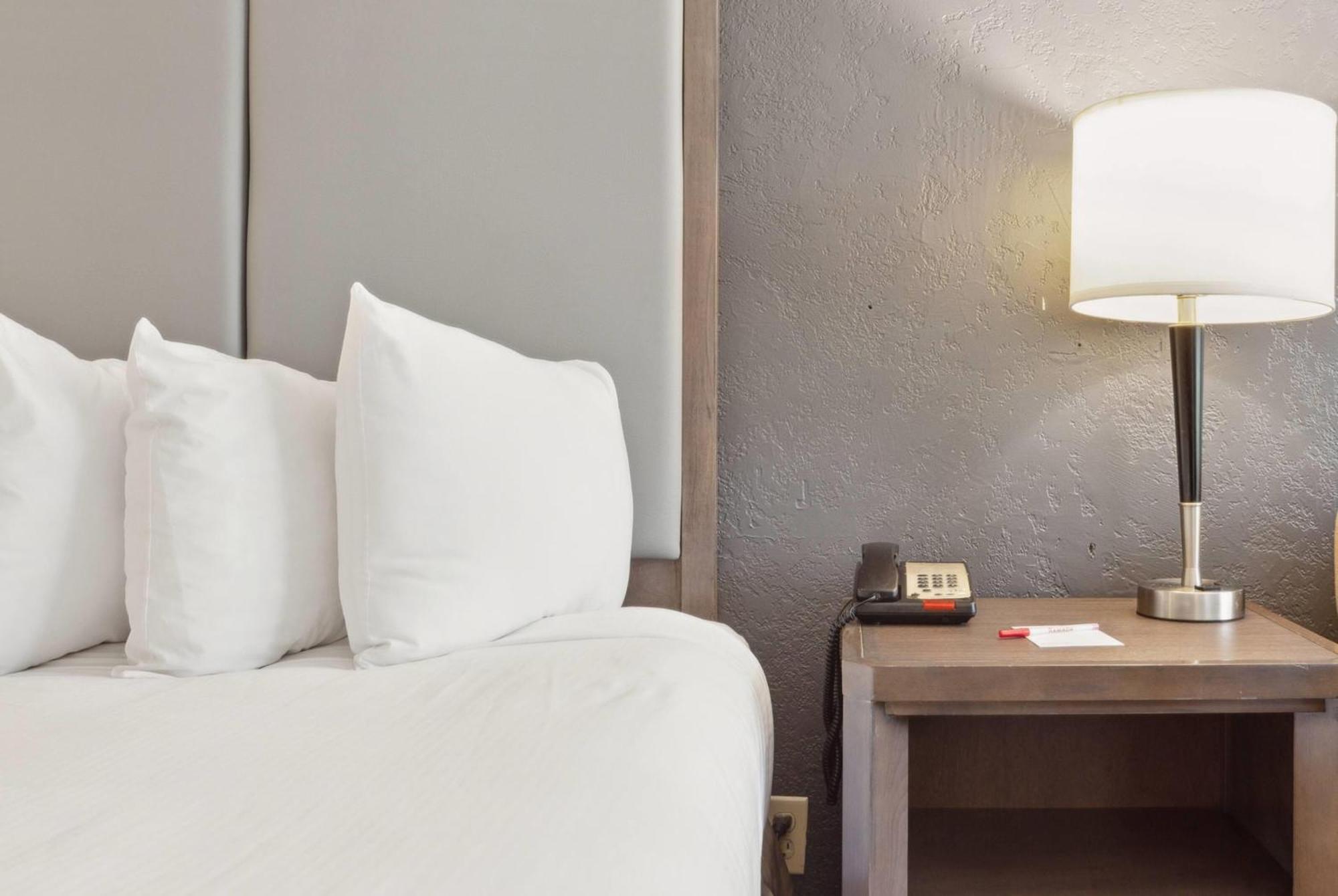Ramada By Wyndham Houma Hotel Kültér fotó
